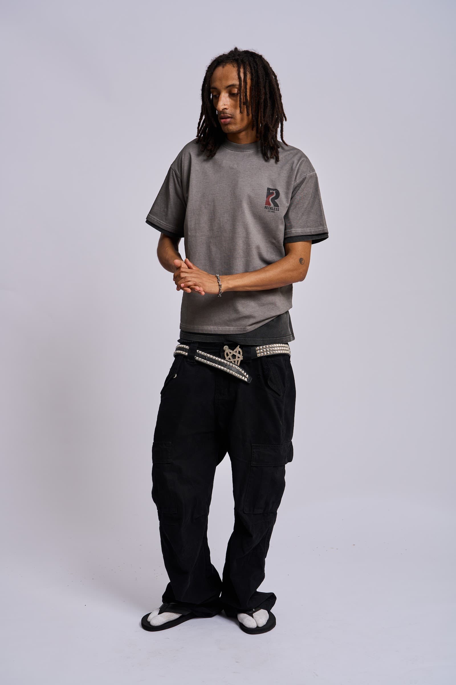 ‘Identity’ tee, storm grey — full look