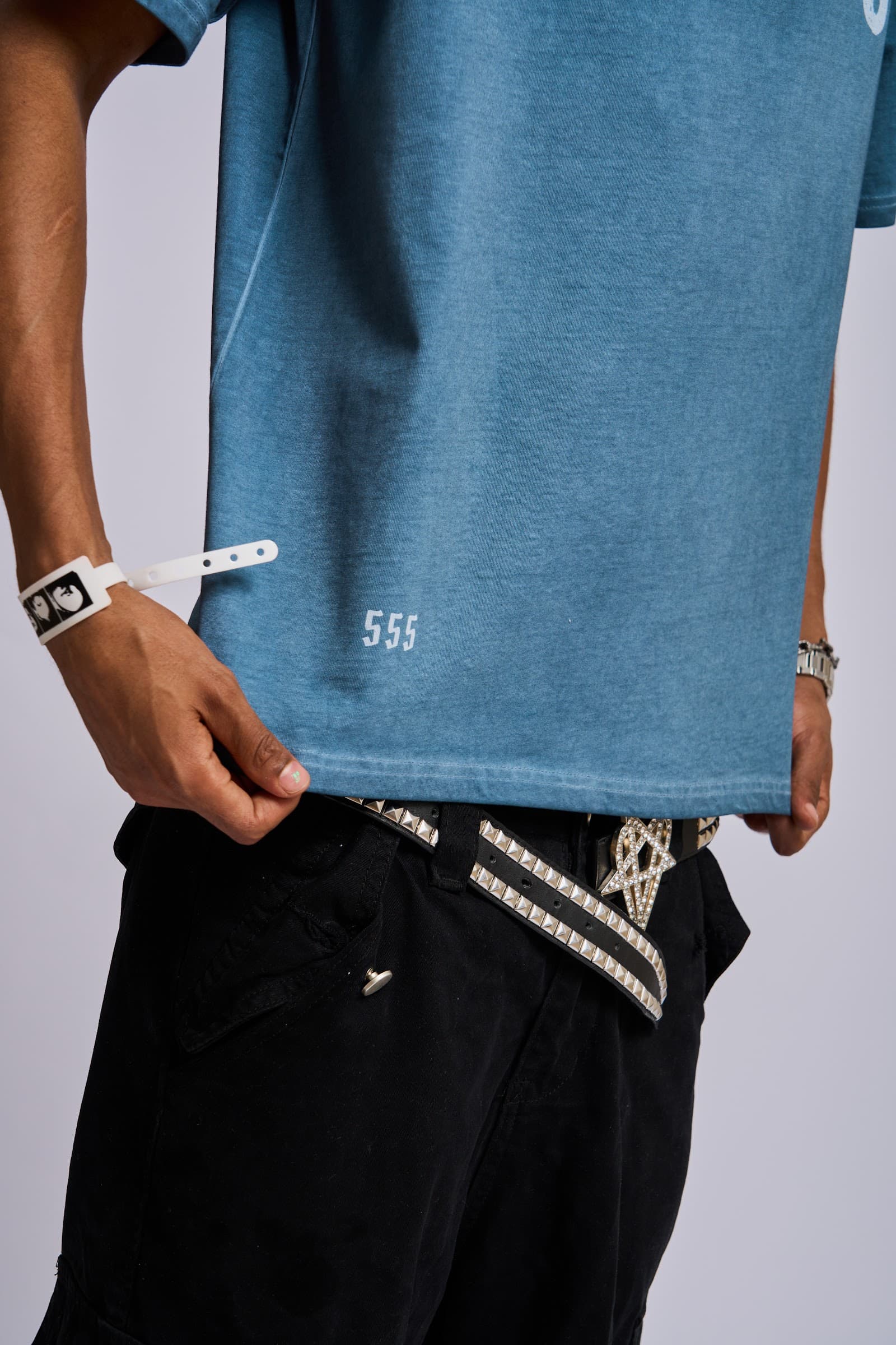 ‘I Exist’ tee — 555 hem detail